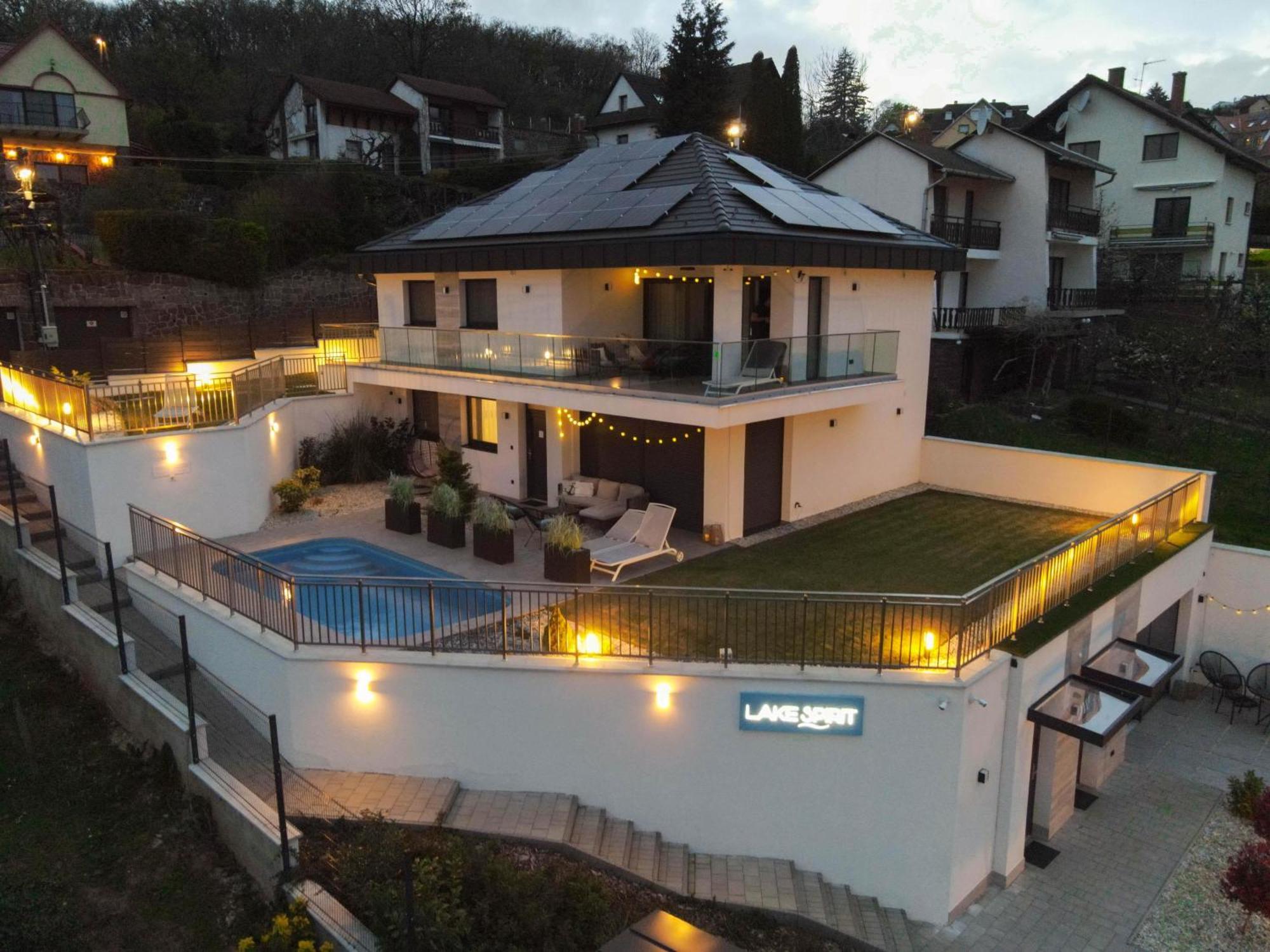 Lake Spirit Boutique Apartments Balatonalmádi Eksteriør bilde
