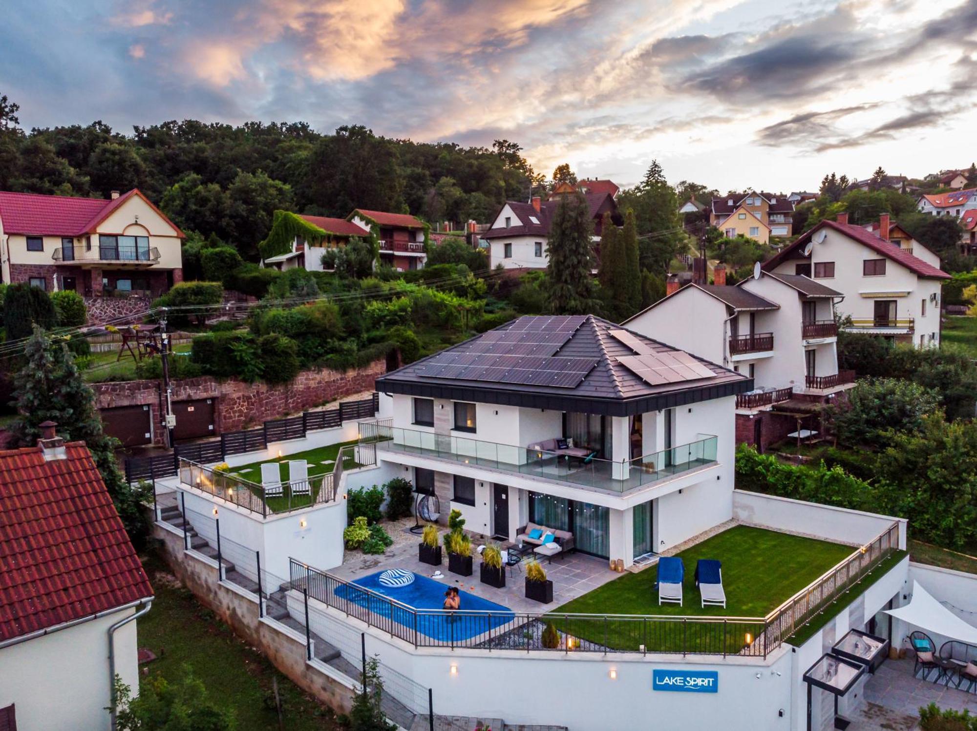 Lake Spirit Boutique Apartments Balatonalmádi Eksteriør bilde